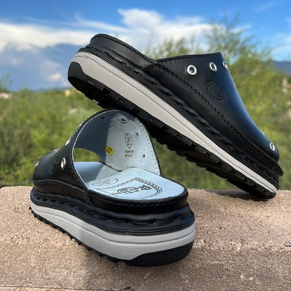 New Dr. Martens Silver Gromet Cut Out Black Vintage 90’s Chunky Slides Sandals - Picture 5 of 17